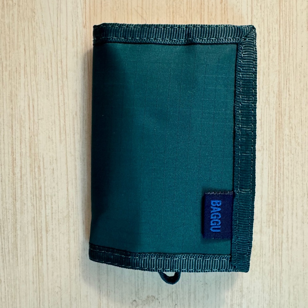 Baggu trifold Velcro wallet
